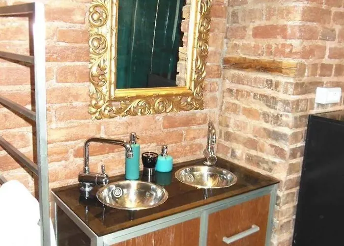 Old Town - 4 2 Bathroom Dusni